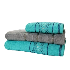 Jogo de toalhas Lorena 3 peças: macias, felpudas e confeccionadas em 100% algodão. Com cores tiffany e titânio, traga sofisticação e elegância para o seu banheiro.
