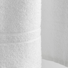 Experimente o conforto luxuoso do Jogo de Toalhas de Banho/Rosto Basic, composto por 5 peças macias e felpudas. Ideal para uso profissional em spas e salões de beleza, essas toalhas oferecem absorção excepcional e um toque suave.