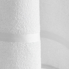 Experimente o conforto e a maciez do Jogo Toalha de Banho/Rosto Beauty. Feito de 100% algodão macio e felpudo, este conjunto de 4 peças garante absorção eficiente e durabilidade.