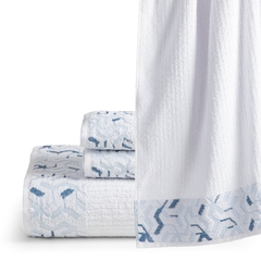 O Jogo Toalha Maze 4 Peças 100% Algodão em cor branca é sinônimo de sofisticação e delicadeza. Composto por 2 toalhas de banho e 2 toalhas de rosto, oferece conforto e maciez incomparáveis, transformando seu momento de banho em puro relaxamento.