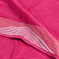 Experimente o luxo e a maciez da Toalha de Banho Imagine em grená. Confeccionada com 100% algodão, essa toalha é felpuda e proporciona uma sensação única ao entrar em contato com a pele. Desfrute de momentos de conforto e bem-estar.