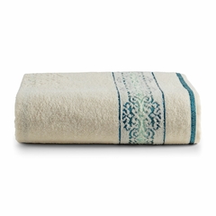 Desfrute do conforto da Toalha de Banho Sophia em cor creme. Feita com 100% algodão, essa toalha oferece suavidade e absorção excepcionais. Ideal para momentos de relaxamento e cuidado pessoal.