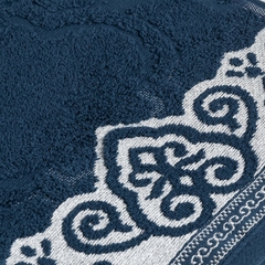 A Toalha de Banho Marrocos em cor azul marinho é perfeita para trazer elegância ao seu banheiro. Com sua textura macia e felpuda, proporciona conforto e absorção máxima.