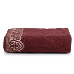 Desfrute de um toque de sofisticação com a Toalha de Banho Marrocos em um vibrante tom de cereja. Feita de 100% algodão macio e felpudo, proporciona conforto e absorção excepcionais. Eleve sua rotina de cuidados com essa toalha de alta qualidade e estilo.