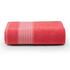 Toalha de Banho Marcella macia e felpuda, confeccionada em 100% algodão para uma experiência luxuosa. A cor cereja traz um toque vibrante e elegante ao seu banheiro. Desfrute do conforto, qualidade e absorção desta toalha de alta qualidade.