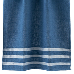 A toalha de banho Nathaly em azul jeans é macia, felpuda e feita com 100% algodão de alta qualidade. Desfrute de uma experiência de banho luxuosa e confortável com essa toalha avulsa.