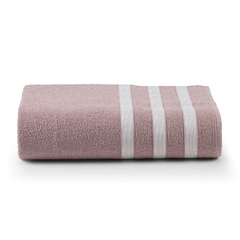 A toalha de banho Nathaly em cor rosa antigo é o complemento perfeito para um banheiro elegante e sofisticado. Sua textura macia e felpuda oferece um toque de conforto luxuoso após o banho.