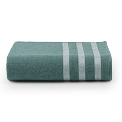 A toalha de banho Nathaly em cor azul tiffany é perfeita para adicionar um toque de sofisticação e serenidade ao seu banheiro. Com sua textura macia e felpuda, proporciona uma experiência luxuosa após o banho.