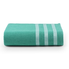 A toalha de banho Nathaly em cor verde água é perfeita para adicionar um toque de frescor e tranquilidade ao seu banheiro. Com sua textura macia e felpuda, proporciona uma sensação de conforto e aconchego após o banho.