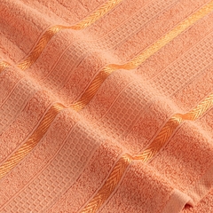 Toalha de banho Bellagio em algodão macio e felpudo, na cor sunset. Experimente a sensação de suavidade e conforto ao secar o corpo com essa toalha de alta qualidade. Feita com 100% de algodão, proporciona uma absorção eficiente e duradoura.