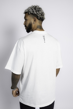 Camiseta Oversized Off-White - comprar online