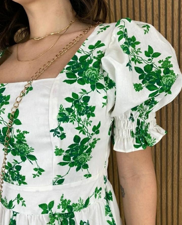 Vestido longo Verde com flores Brancas no Tecido Tricoline