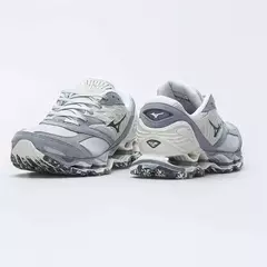 Mizuno Wave Prophecy LS “Grey” - comprar online