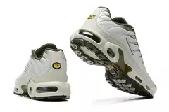 Nike Air max plus TN ''Bone Olive'' na internet