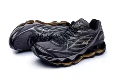 Mizuno Wave Prophecy 6 “Preto/Dourado” na internet