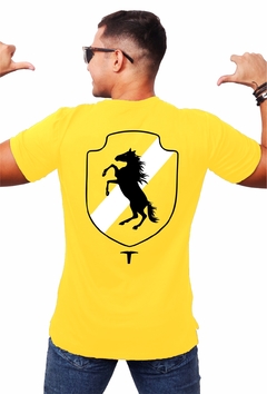 Camisa Amarelo Estampa Emblema Cavalo - comprar online