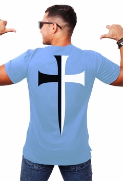 Camisa Azul Claro Estampa Cruz Templária - comprar online