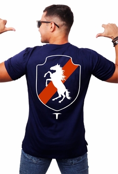 Camisa Azul Marinho Estampa Emblema Cavalo - comprar online