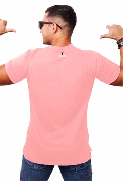 Camisa Rosa Estampa Chivalry - comprar online