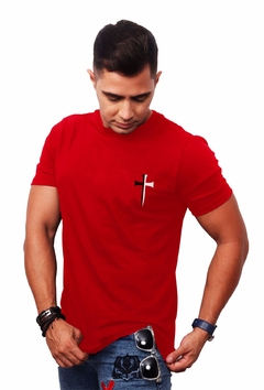 Camisa Vermelha Estampa Cruz Templária