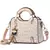 B145 - BOLSA QUADRADA SILT LETRAS IMPRESSAS CROSSBODY SHOLDER COM PINGENTE - loja online