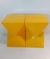 Conjunto 2 Puffs diamante decorativo em laca amarela(Dcasa)
