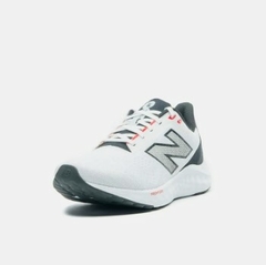 Tenis new balance arishi v4