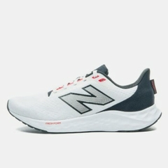 Tenis new balance arishi v4 na internet