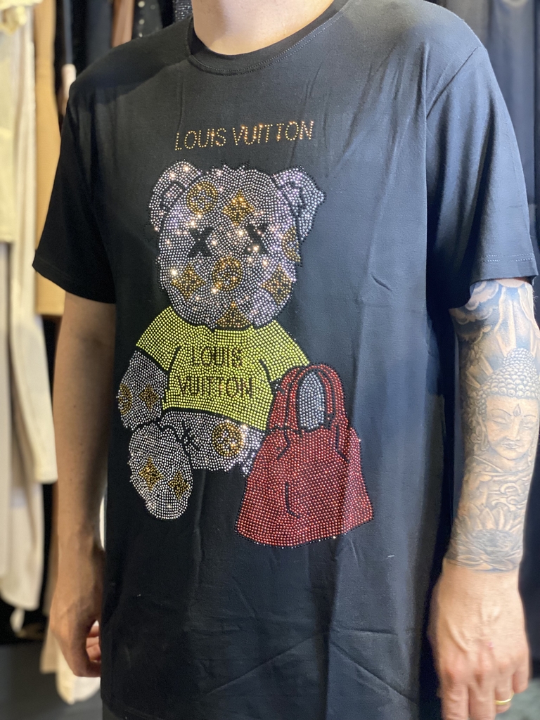 Camiseta Louis Vuitton Preta com urso em strass Malha Chinesa