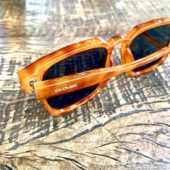 Clover Acetate Casual Orange na internet