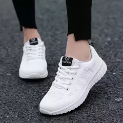 Novas mulheres sapatos casuais moda respirável andando malha sapatos planos tê na internet