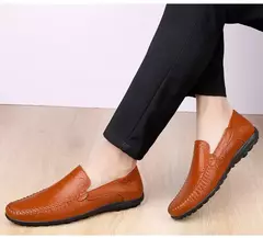 CLOHOO-Sapatos masculinos de couro genuíno, deslizamento casual no mocassim, co na internet