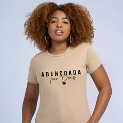 Camiseta T-shirt Feminina Basic Abençoada por Deus