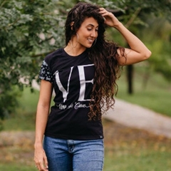 Camiseta T-shirt Feminina "Ve, Uma só carne"