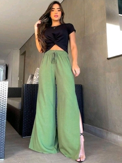 Calça Pantalona com Fenda