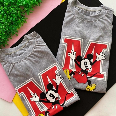 T-SHIRT MICKEY MAO NO BOLSO PERSONAGENS - PRETO, Atacado Tshirt