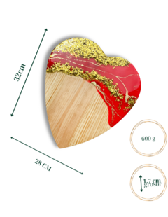 Tabla de cortar y servir artesanal en forma de corazón decorada con resina. en internet