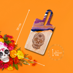 Tabla de cortar y servir diseñada con resina y grabado laser. Tabla Mexicana día de los muertos. - tienda en línea