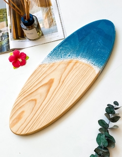 Tabla de madera decorada con resina olas de mar | Forma de tabla de surf | Tabla para Quesos/Picar/Charcuteria