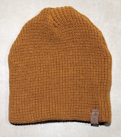 Gorro tejido con basta gruesa