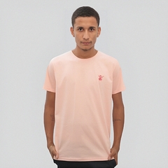 Camiseta Masculina Bruto Rústico e Sistemático Rosa Claro