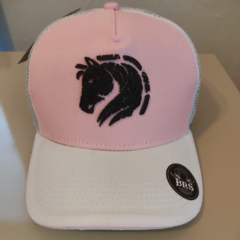 Boné Trucker Bruto Rústico e Sistemático Unissex Rosa Silk Alto Relevo Cavalo