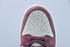 Imagem do Tênis Nike Dunk Low Bordeaux