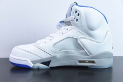 Tênis Jordan 5 Retro White Stealth na internet