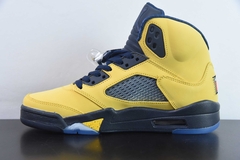 Tênis Jordan 5 Retro Michigan na internet