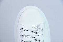 Tênis Alexander McQueen Oversized White White Croc - loja online