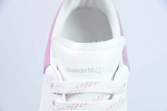 Tênis Alexander McQueen Oversized White Pink Croc - loja online