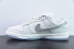 Tênis Nike SB Dunk Low na internet