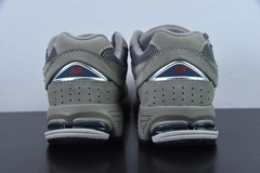 Imagem do Tênis New Balance 2002R Light Grey