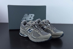 Tênis New Balance 2002R Light Grey